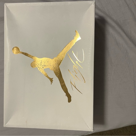 Nike Air Jordan 4 Metallic Gold size 8.5 women(brand new) - Picture 5 of 7